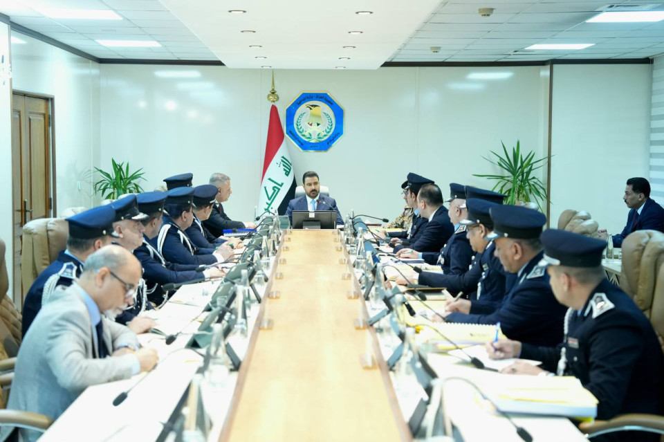 الزيدي يجري زيارة إلى وزارة الداخلية ويصادق على ملف ترقية عدد من الضباط  ويدعو الى عدم التهاون مع أي فاسد مهما كان انتماؤه