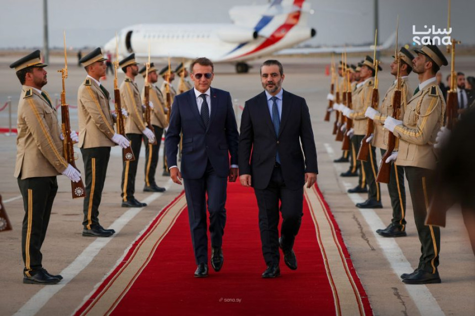الرئيس الفرنسي يصل إلى العاصمة السورية دمشق