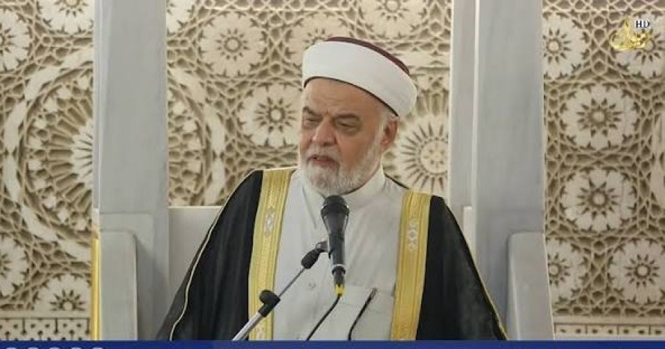 خطيب جامع أبي حنيفة يدعو إلى معركة حاسمة ضد الفساد في العراق: الحكومة تعرفهم جيدا