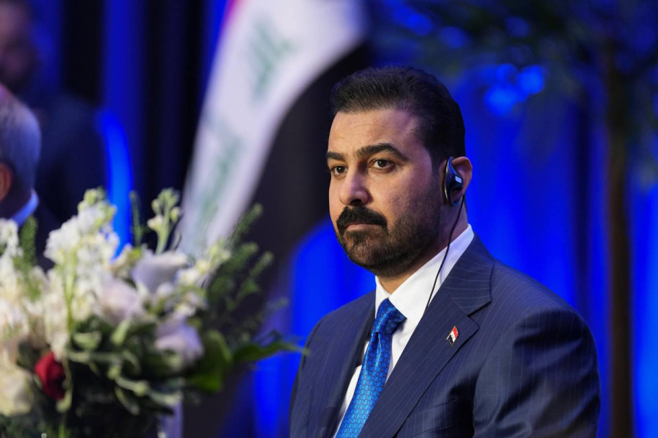 الزيدي يعلن عن خطة مشاريع "مدينة الطاقة" في الفاو
