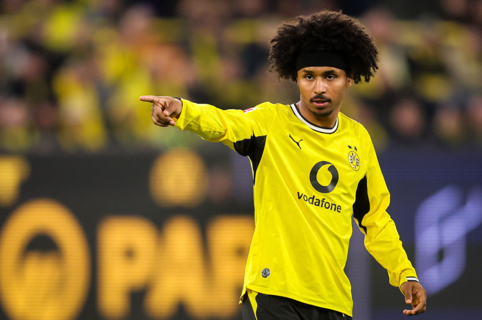 برشلونة يعلن ضمّ الألماني كريم أديمي إلى صفوفه