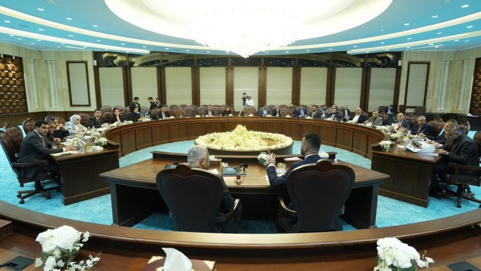 وهيب يتعهد أمام البرلمان بحل أزمة الكهرباء في العراق خلال 15 يوماً