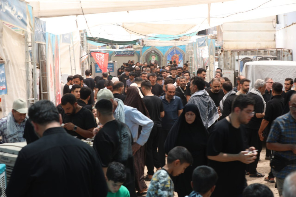 بالصور:عشرات الالاف من الزوار يدخلون كربلاء من كافة مداخلها لاحياء زيارة الاربعين