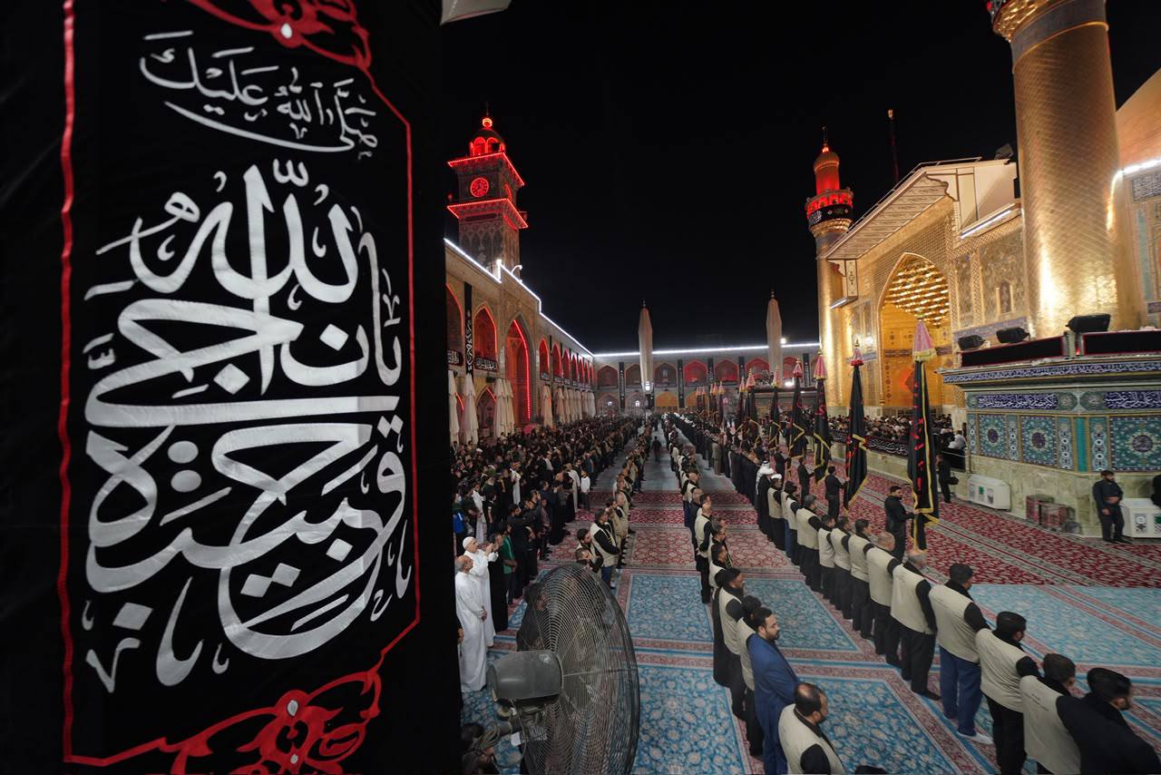 العتبة العلوية المقدسة ترفع راية الحزن إيذاناً ببدء مراسم إحياء ذكرى استشهاد الرسول الأكرم