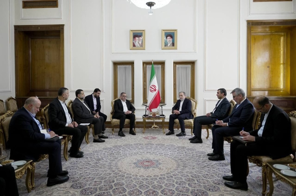 وفد من حماس يلتقي عراقجي في طهران