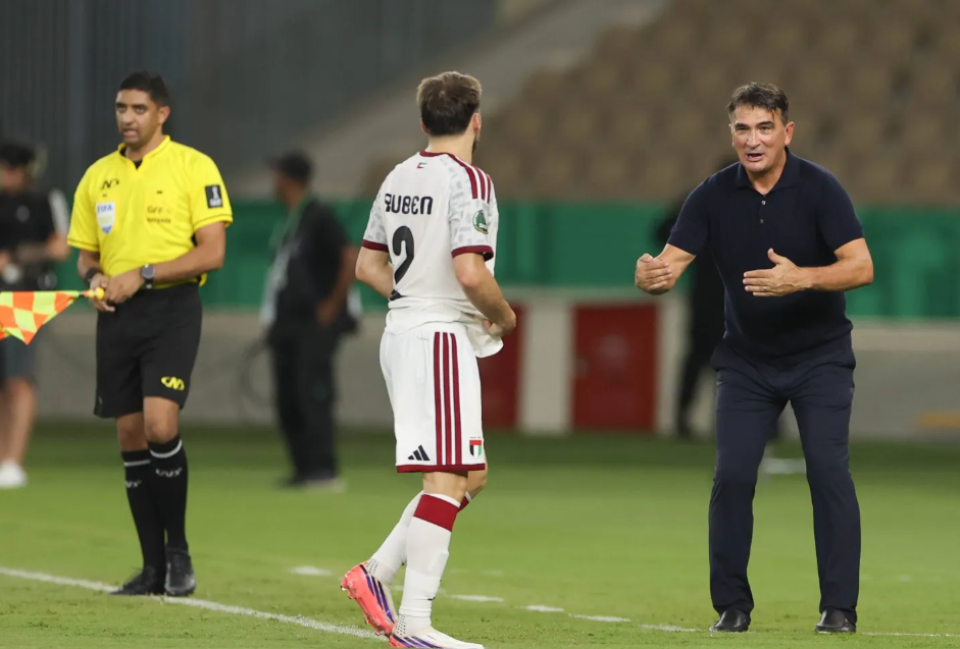 مدرب الإمارات: جاهزون للسعودية أو العراق