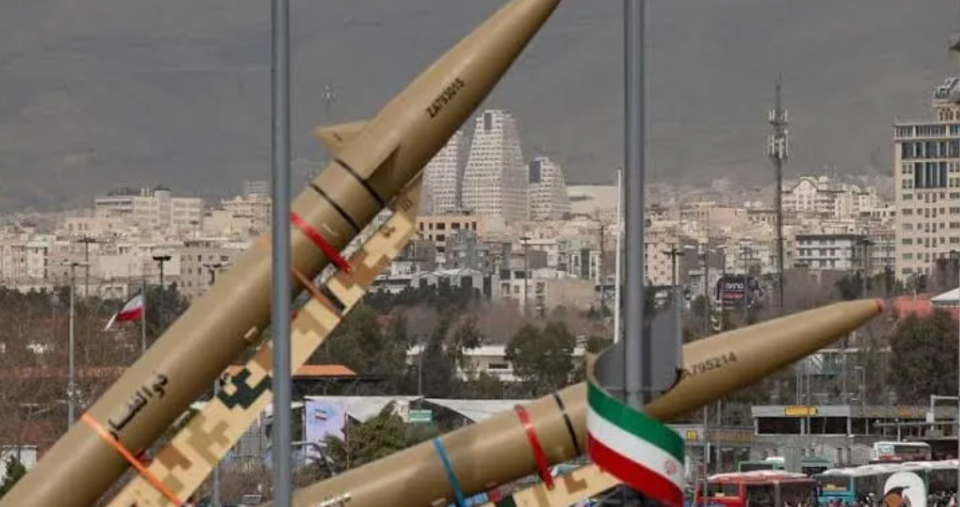 إيران تعلن عزمها على زيادة مدى صواريخها