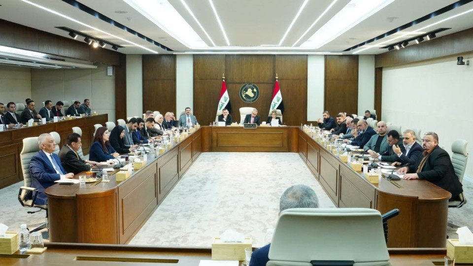الدولار بـ1500 دينار والنفط بـ58 دولاراً.. موازنة 2027 تتضمن 100 ألف درجة عقد وعجزاً يبلغ 50 تريليون دينار