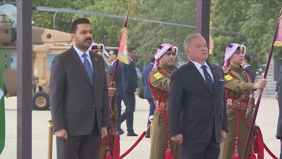 بالصور:مراسم استقبال رسمي في العاصمة الأردنية عمان لرئيس مجلس الوزراء علي فالح الزيدي