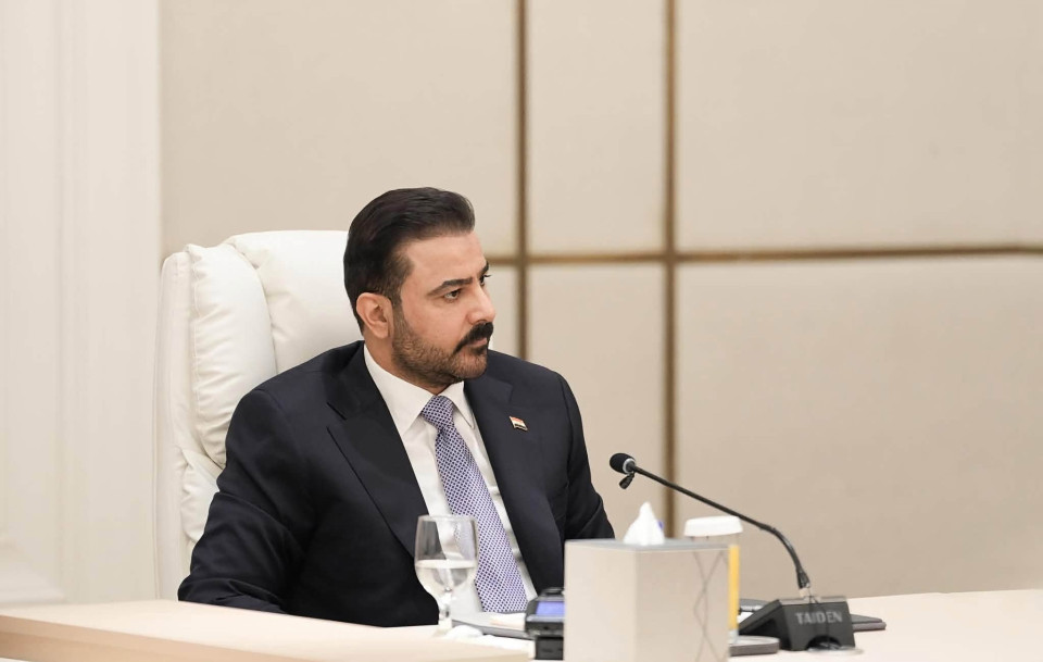 الزيدي يقيل عشرات المستشارين.. مناصب تستنزف الموازنة
