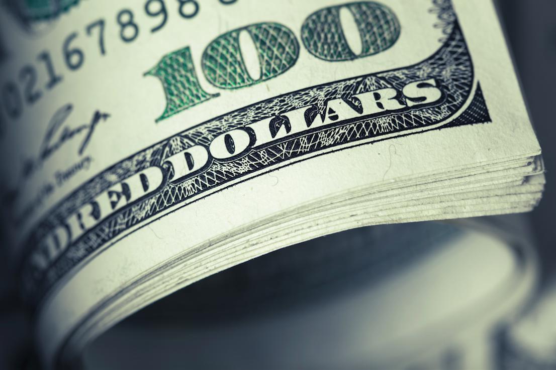 استمرار انخفاض اسعار صرف الدولار امام الدينار العراقي في الاسواق المحلية