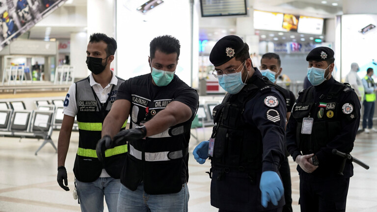 وفاة و151 إصابة جديدة بكورونا في الكويت