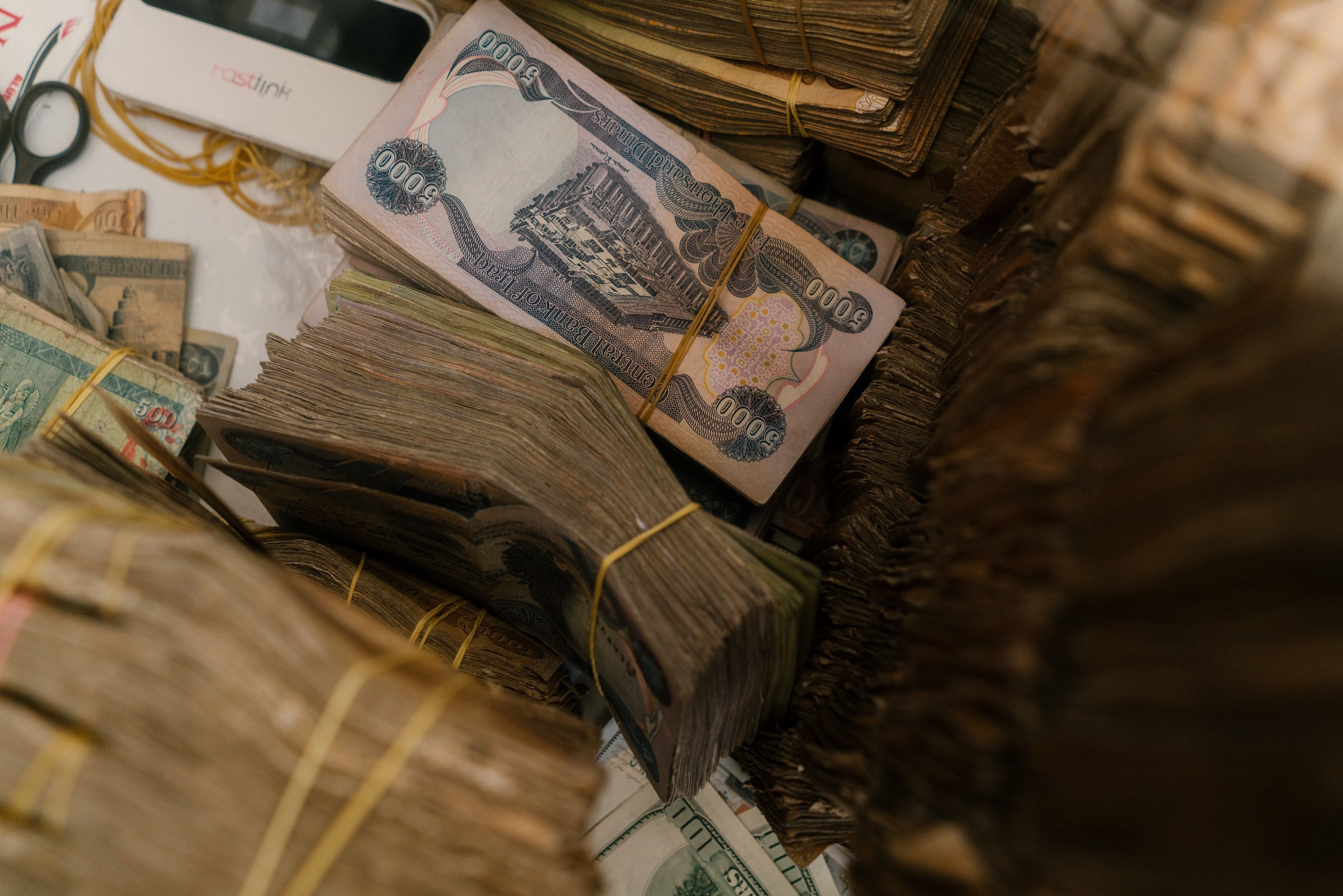 المالية النيابية: لا تقليل في رواتب الموظفين وامنا رواتب ايار