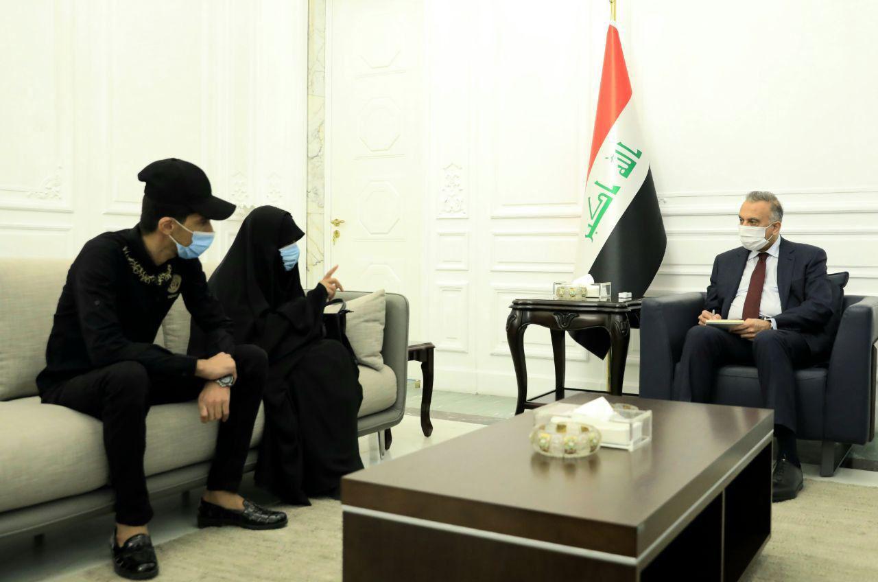 الكاظمي يستقبل عائلة المختطف سجاد العراقي ويصدر توجيهاً للأجهزة الأمنية