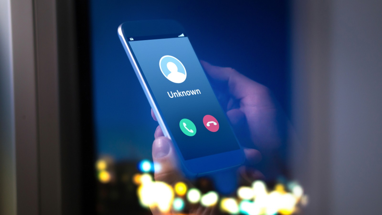 نائب تعلق على إحتمالية إيقاف خدمات الهاتف النقال بقرار من الشركات بعد إبطال تمديد الرخص