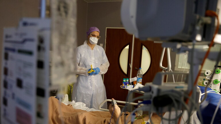 فرنسا.. 1005 وفيات و9155 إصابة جديدة بكورونا