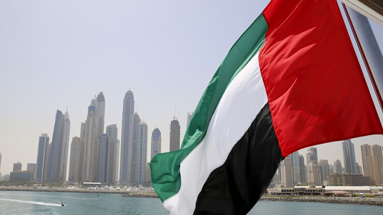 بينها العراق.. الإمارات توقف التأشيرات الجديدة لمواطني 13 دولة