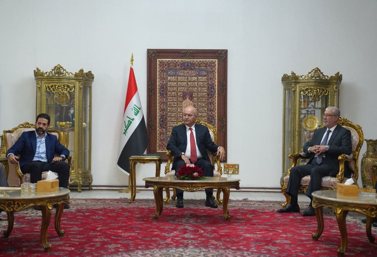 رئيس الجمهورية يلتقي الوفد الكردي المفاوض ويتفقان على ضرورة التمسك بالحوار البناء