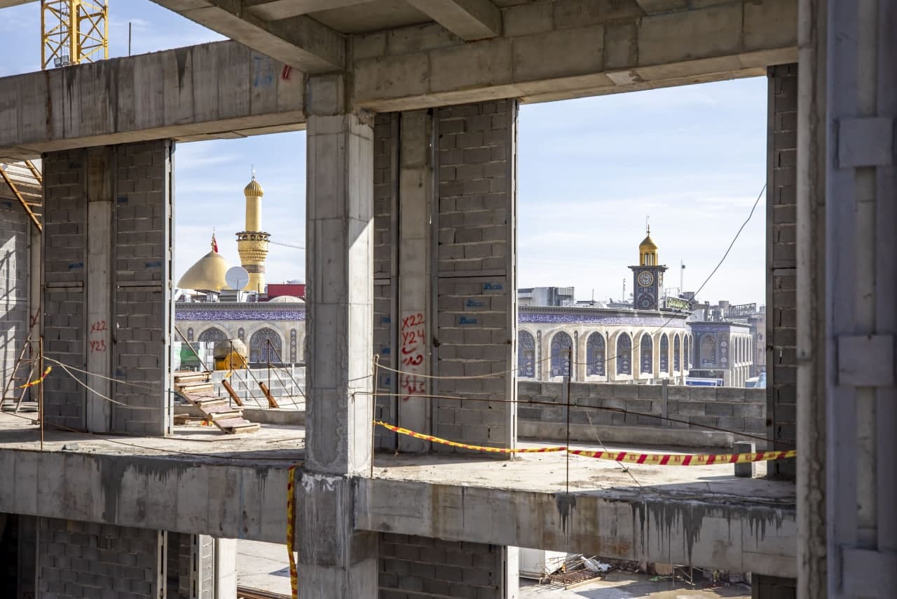 الشيخ عبد المهدي الكربلائي يتفقد مشروع صحن العقيلة زينب ويوجه بافتتاح جزء منه قريباً (صور تعرض للمرة الاولى)