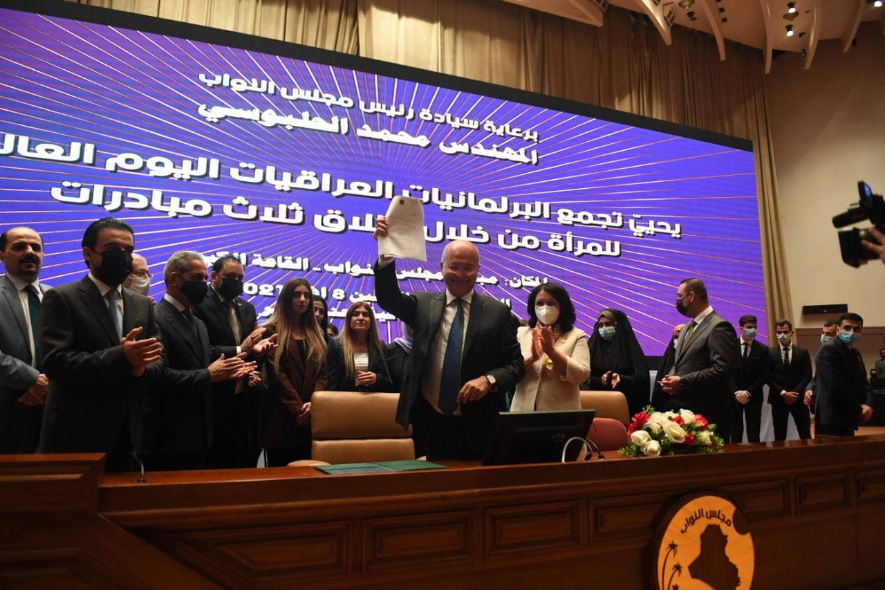 رئيس الجمهورية يصادق على قانون الناجيات الايزيديات