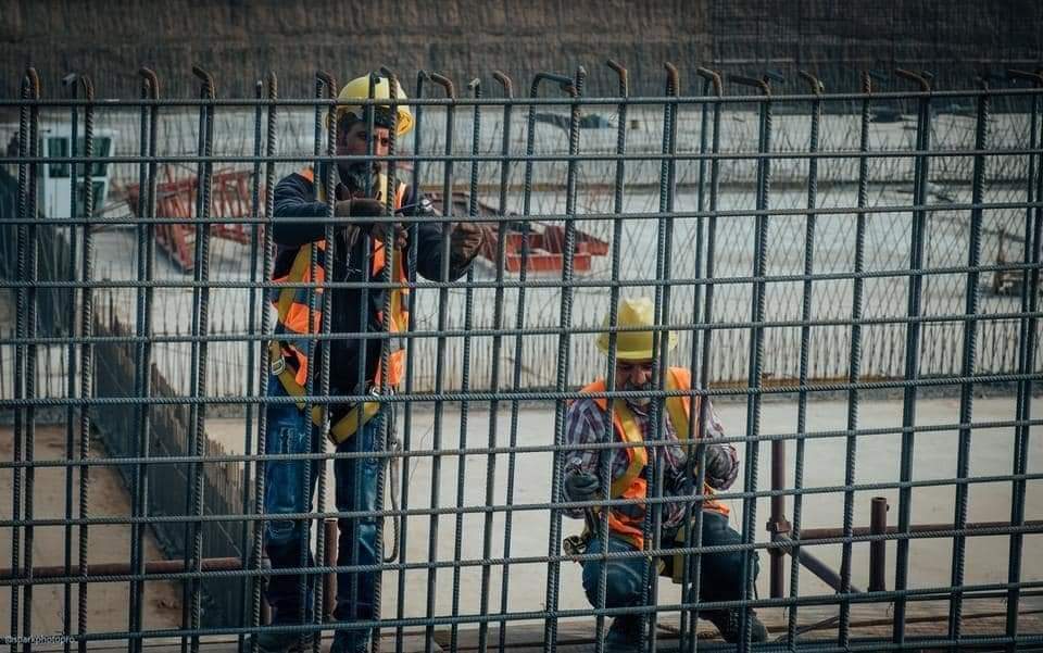 بالصور.. انجاز 63% من الممر الثاني لطريق كربلاء - الرزازة