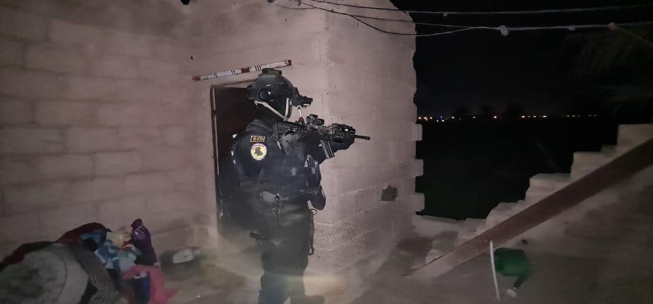 مكافحة الإرهاب يعتقل 6 مطلوبين في 3 محافظات