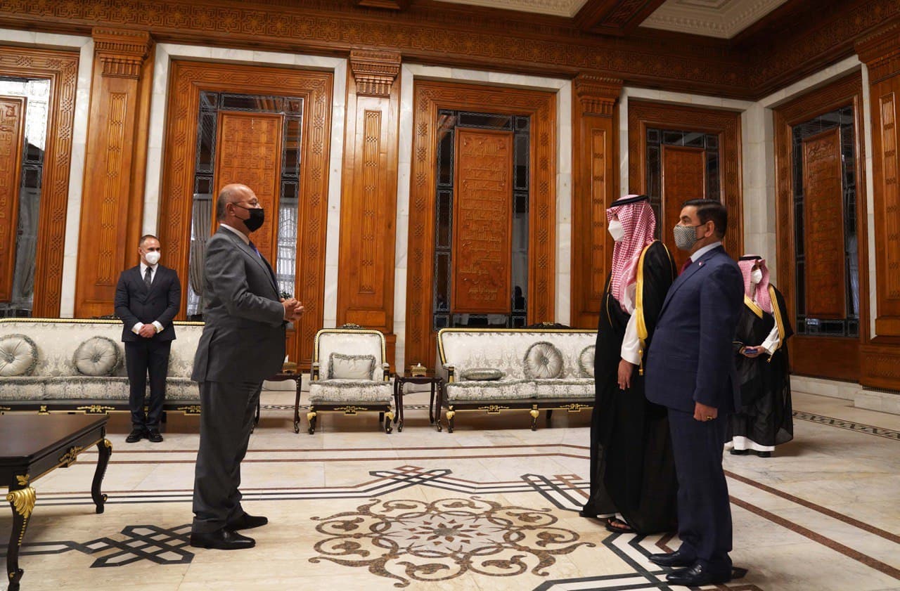 الرئيس صالح يبحث مع نائب وزير الدفاع السعودي جملة من الملفات