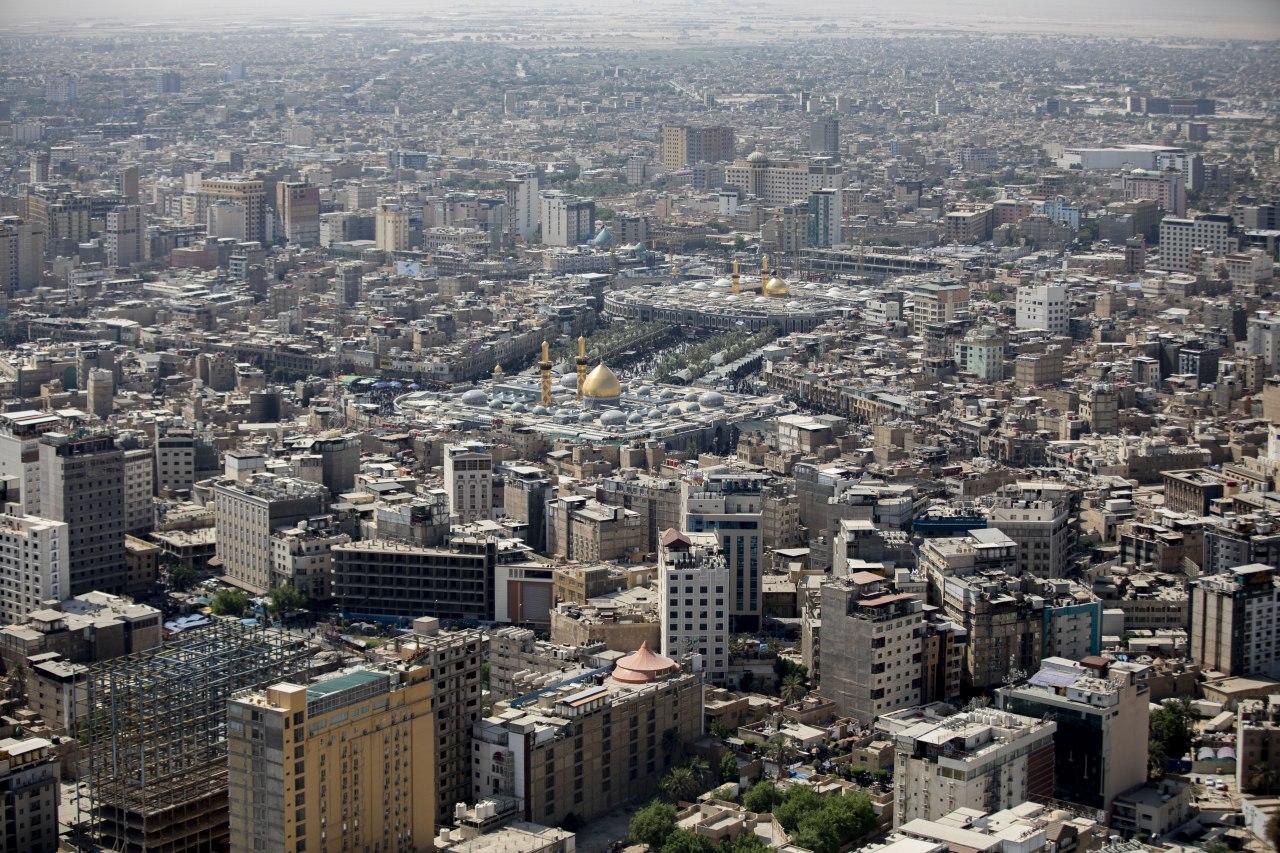 بلدية كربلاء تزيل تجاوزات تحجب رؤية العتبات المقدسة