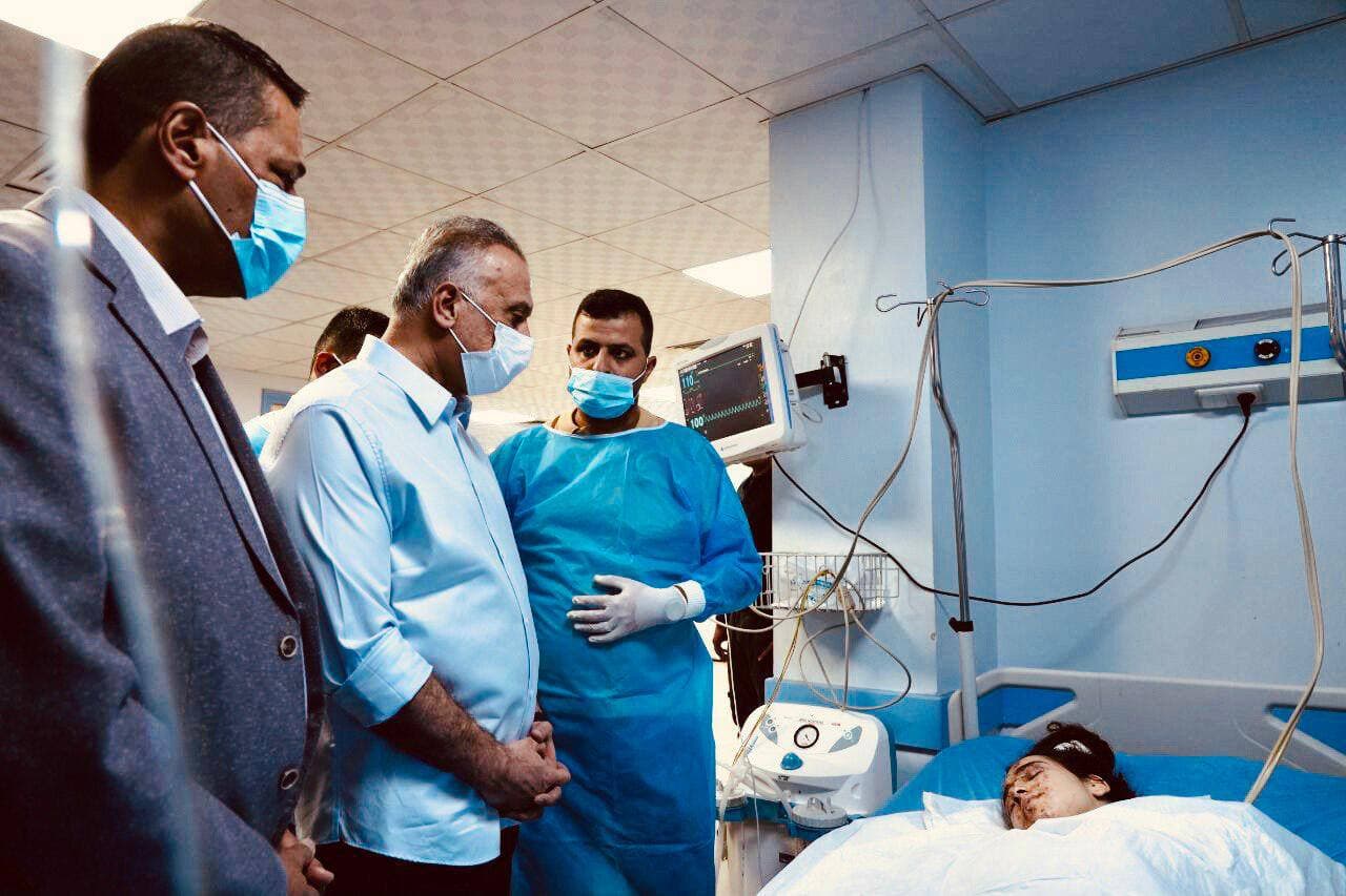 الكاظمي لجرحى تفجير مدينة الصدر: أنتم أمانة في أعناقنا وما حدث كان نتيجة "الفساد" (صور)