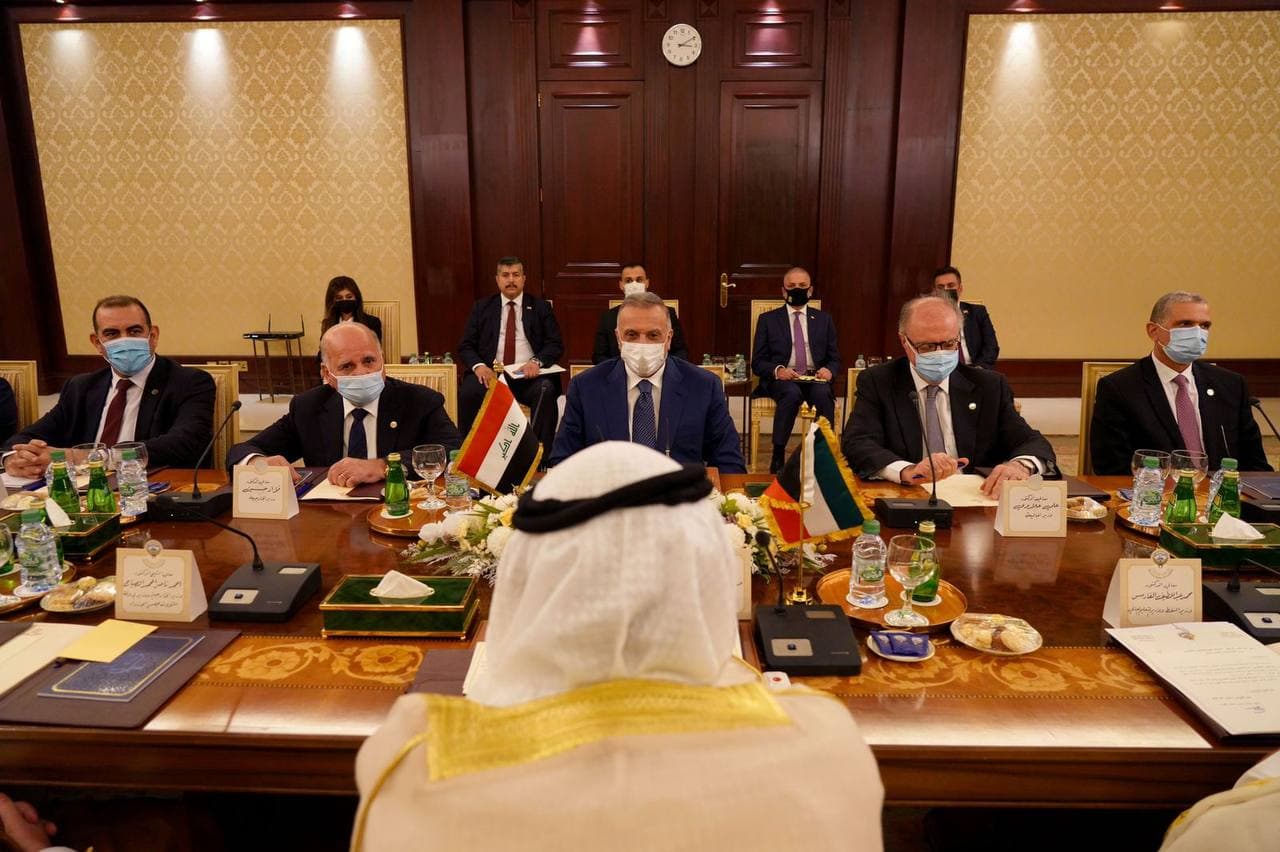 الكاظمي يؤكد عزم الحكومة على بحث جميع الملفات العالقة بين العراق والكويت (صور)