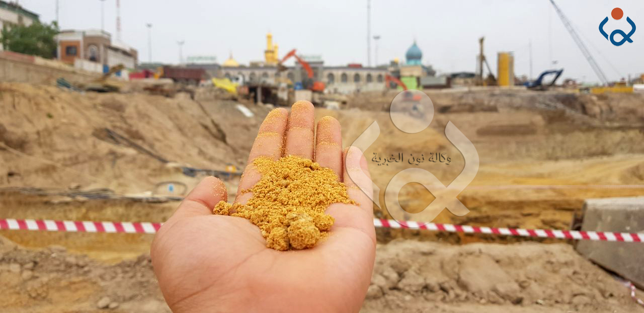 بالصور.. رمال كربلاء الاصلية "تتلألأ ذهباً" بالقرب من مرقد الامام الحسين (ع)