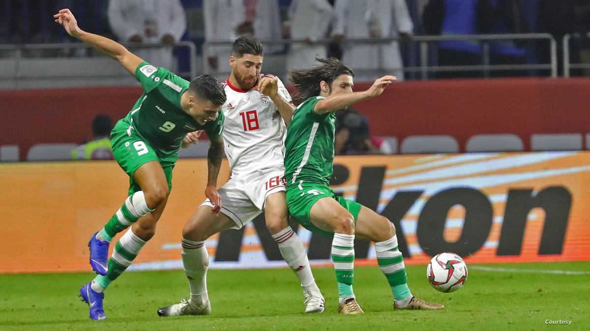 قبيل لقاء المنتخب العراقي.. قرار ايراني بعودة الجماهیر للملاعب