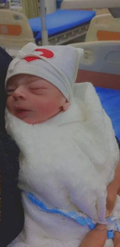 بالصور.. احباط محاولة بيع طفل حديث الولادة في كربلاء