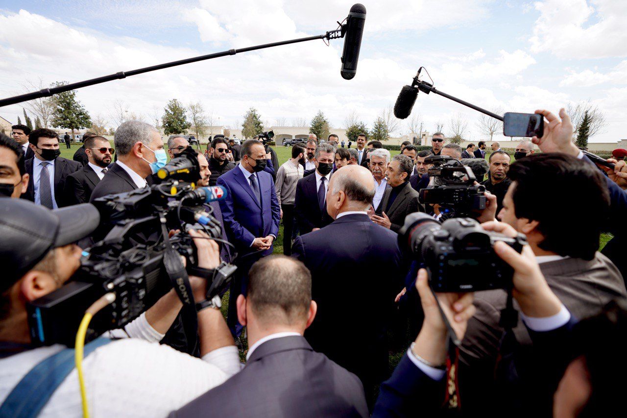 الكاظمي يدعو القوى السياسية إلى توحيد الكلمة إزاء سيادة العراق