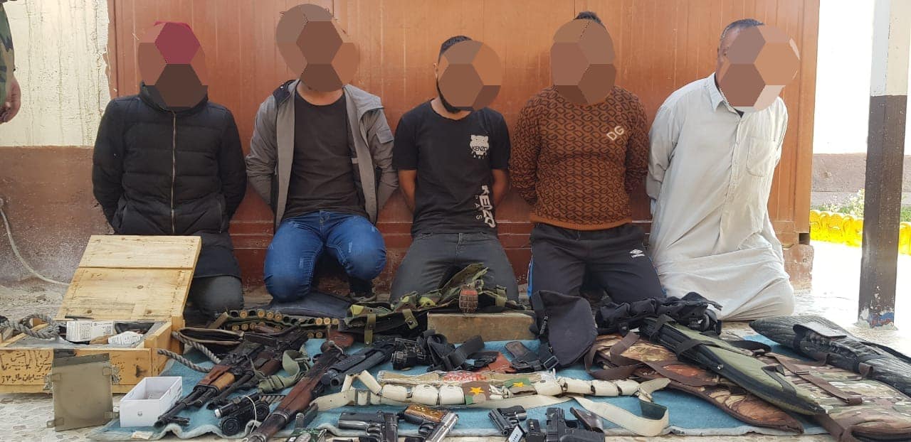 نصفهم بـ"الدكة العشائرية".. القبض على 14 متهماً في بغداد (صور)