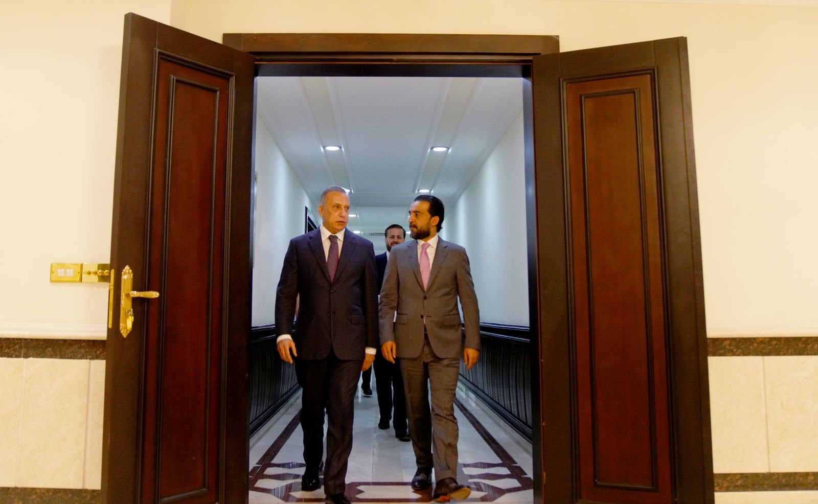 الكاظمي يستقبل الحلبوسي (فيديو)