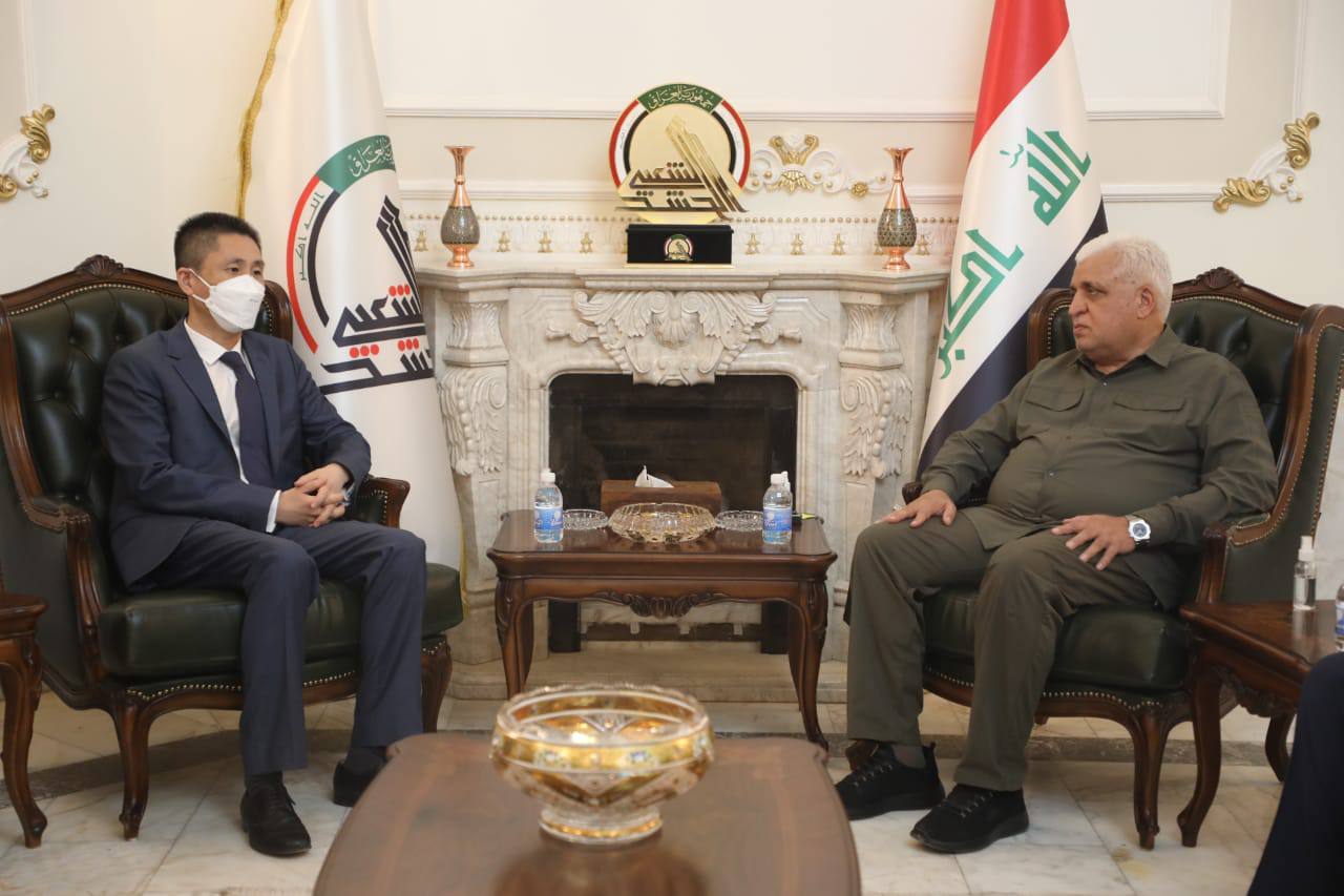 الفياض يبحث الاستفادة من "خبرات الجيش الشعبي الصيني" مع سفير بكين لدى العراق