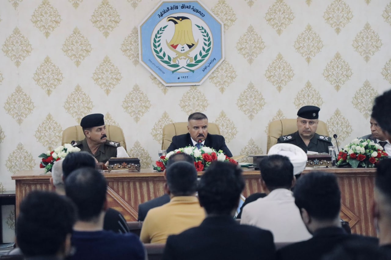 خلال زيارته مرور البصرة.. وزير الداخلية يصدر عدة توجيهات