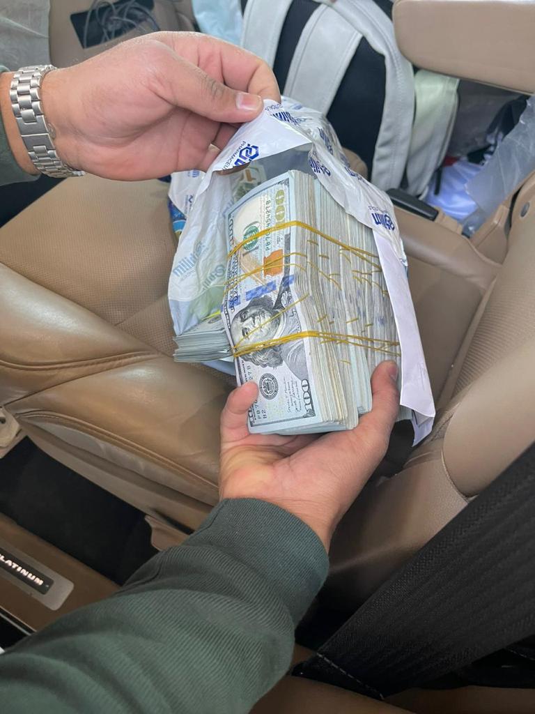 الداخلية تعلن إحباط محاولة تهريب مليون دولار الى المحافظات الشمالية (صور)
