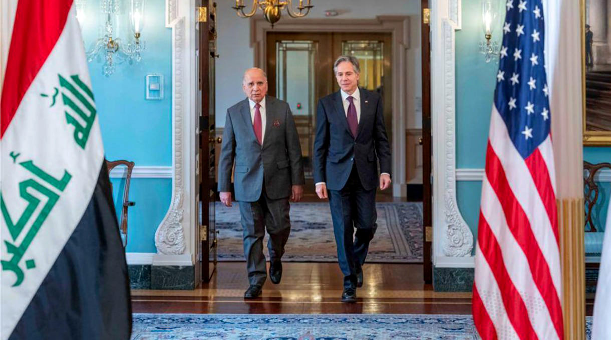 وزير الخارجية ونظيره الأمريكي يؤكدان ضرورةِ تعزيز العلاقات الثنائيَّة والتنسيق المُشترَك