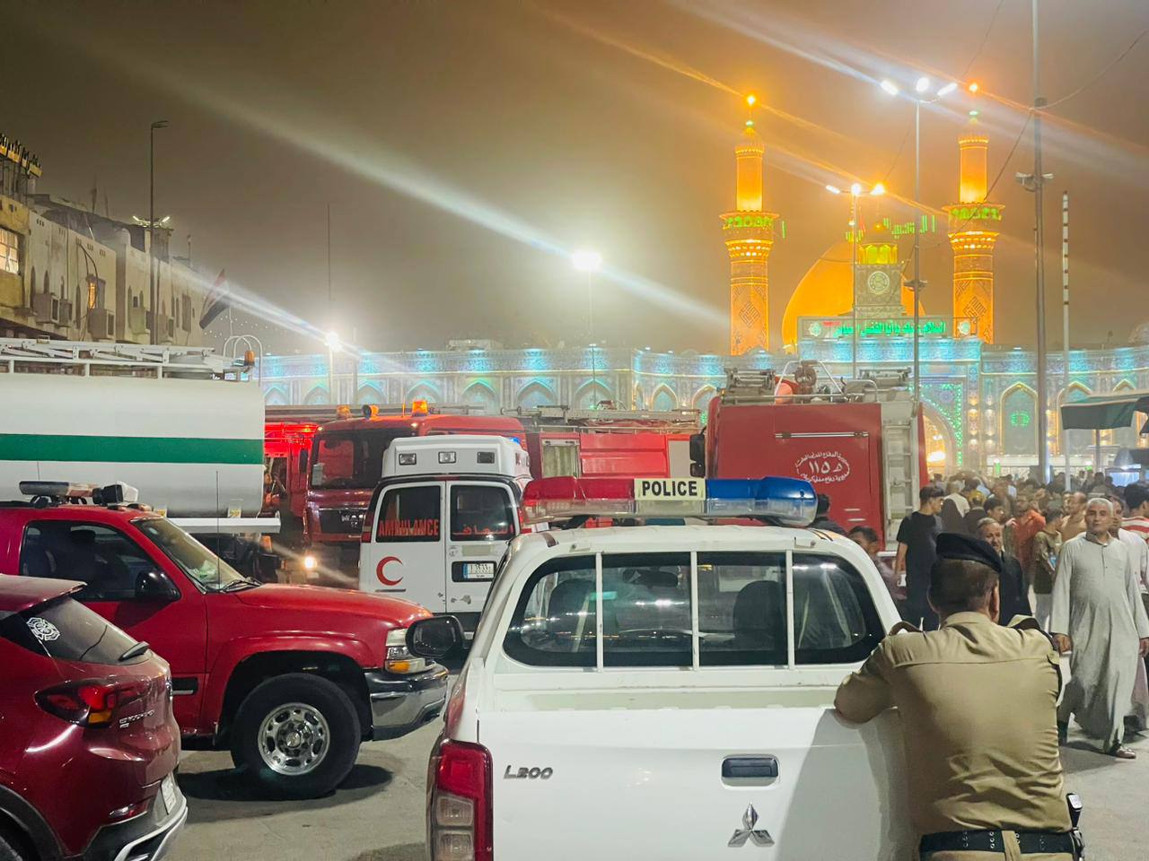 إنقاذ 80 نزيلا.. الدفاع المدني يسيطر على حريق في فندق بالقرب من العتبة العباسية في كربلاء