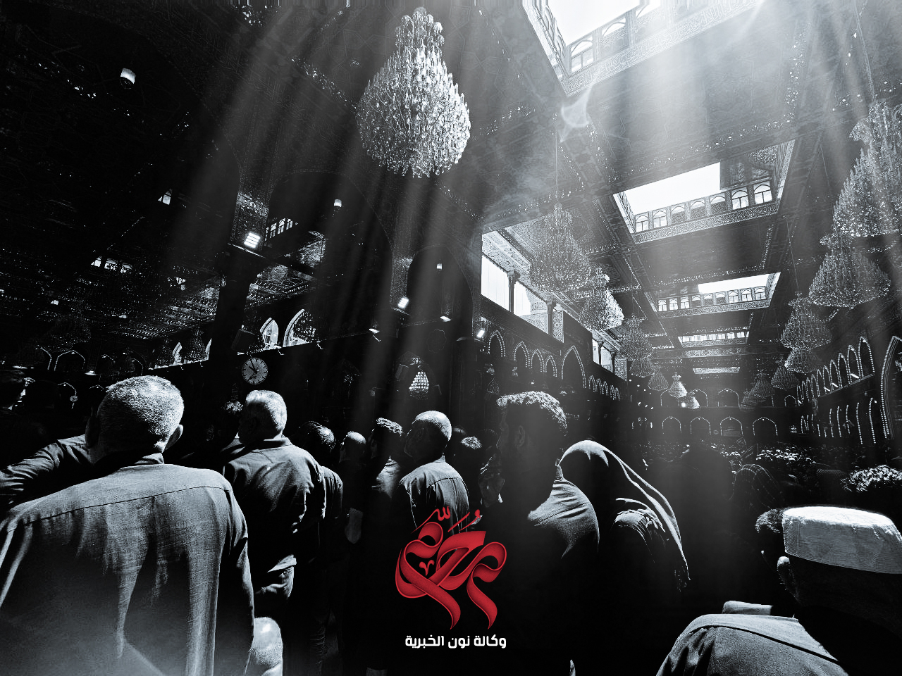 صور حصرية.. ظهيرة عاشوراء من داخل الصحن الحسيني الشريف