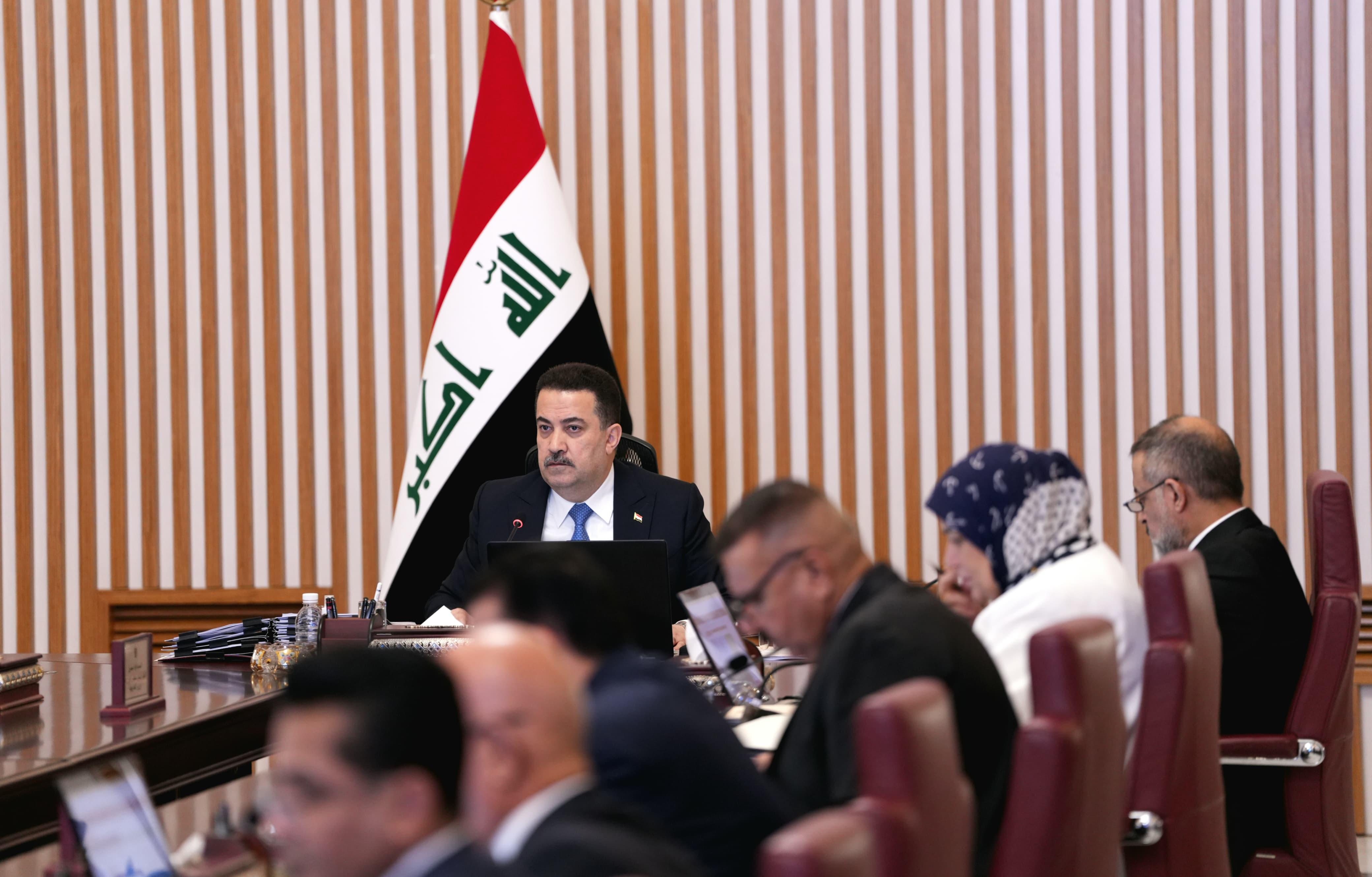 السكك الحديدية.. مجلس الوزراء يعفي مسؤولين ويُحيل ملف المخالفات إلى القضاء