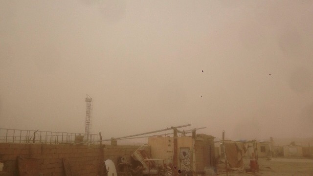 عاصفة شديدة مع امطار غزيرة تجتاح الرطبة غربي الانبار