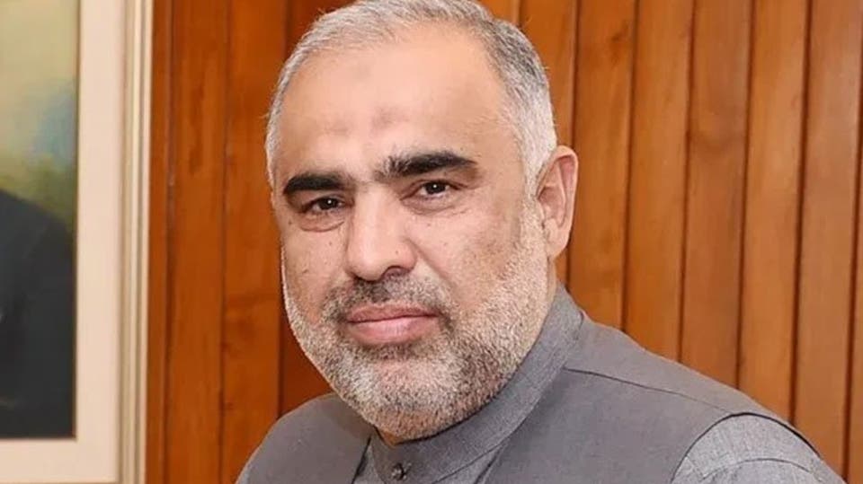 إصابة رئيس البرلمان الباكستاني وولديه بكورونا