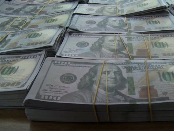 حجز مبلغ 170 الف دولار في كمرك مطار بغداد الدولي