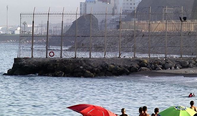 مغربية تعود من إسبانيا إلى بلادها سباحةً بعد أن ظلت عالقة في إسبانيا ٦ أشهر