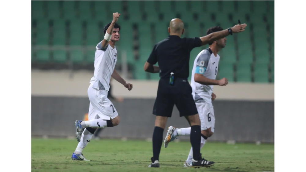 الجوية يتصدر الدوري العراقي