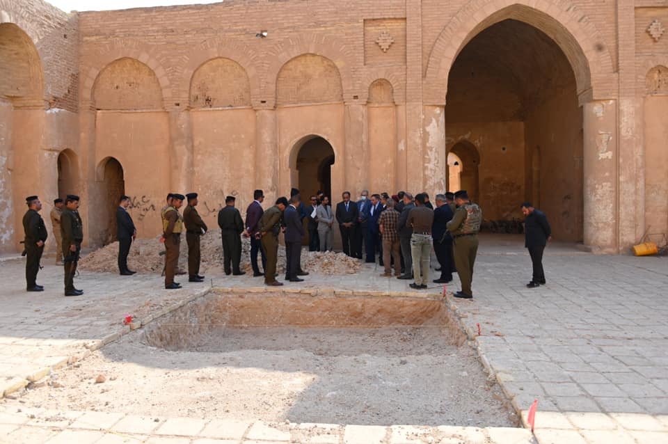 كربلاء :جماعات مجهولة تقوم باعمال تخريبية داخل حصن الاخضير للبحث عن كنوز(مصور)