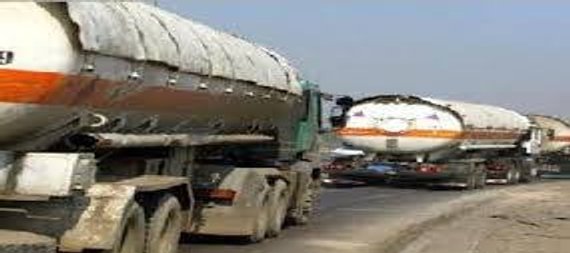 رتل امريكي محمل بالنفط السوري يدخل العراق